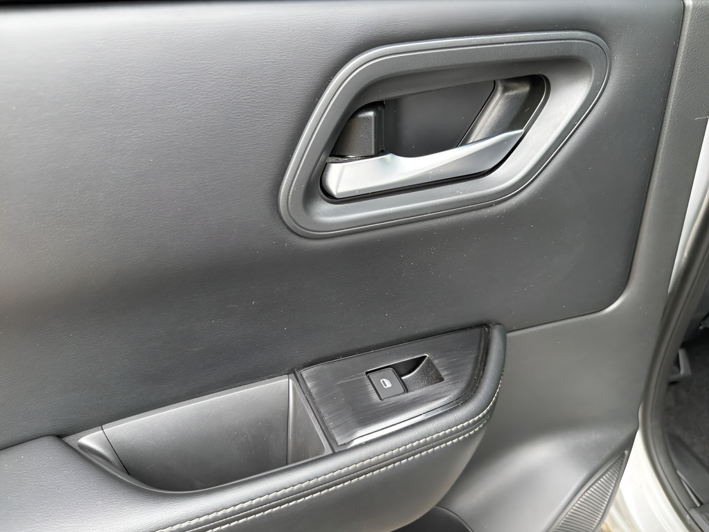 Certified 2024 Nissan Rogue SV AWD/4WD image 50