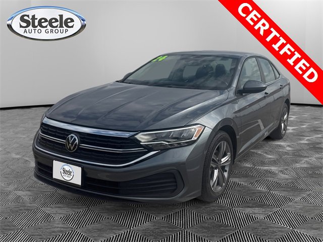 Used 2024 Volkswagen Jetta SE image 1