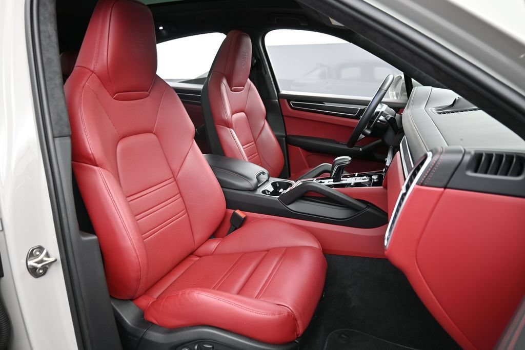 Certified 2023 Porsche Cayenne GTS AWD/4WD image 30