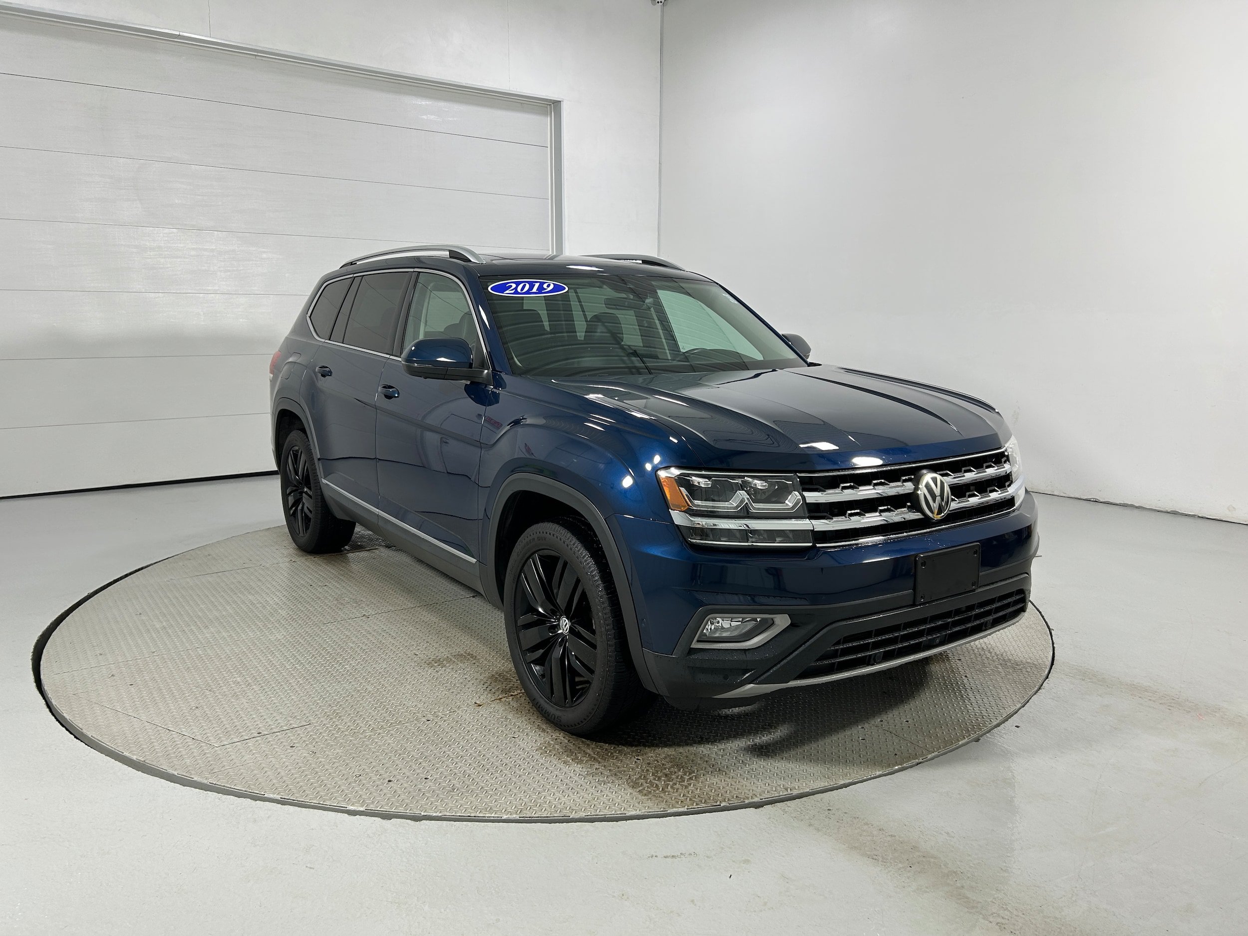 Used 2019 Volkswagen Atlas SEL Premium AWD/4WD image 2