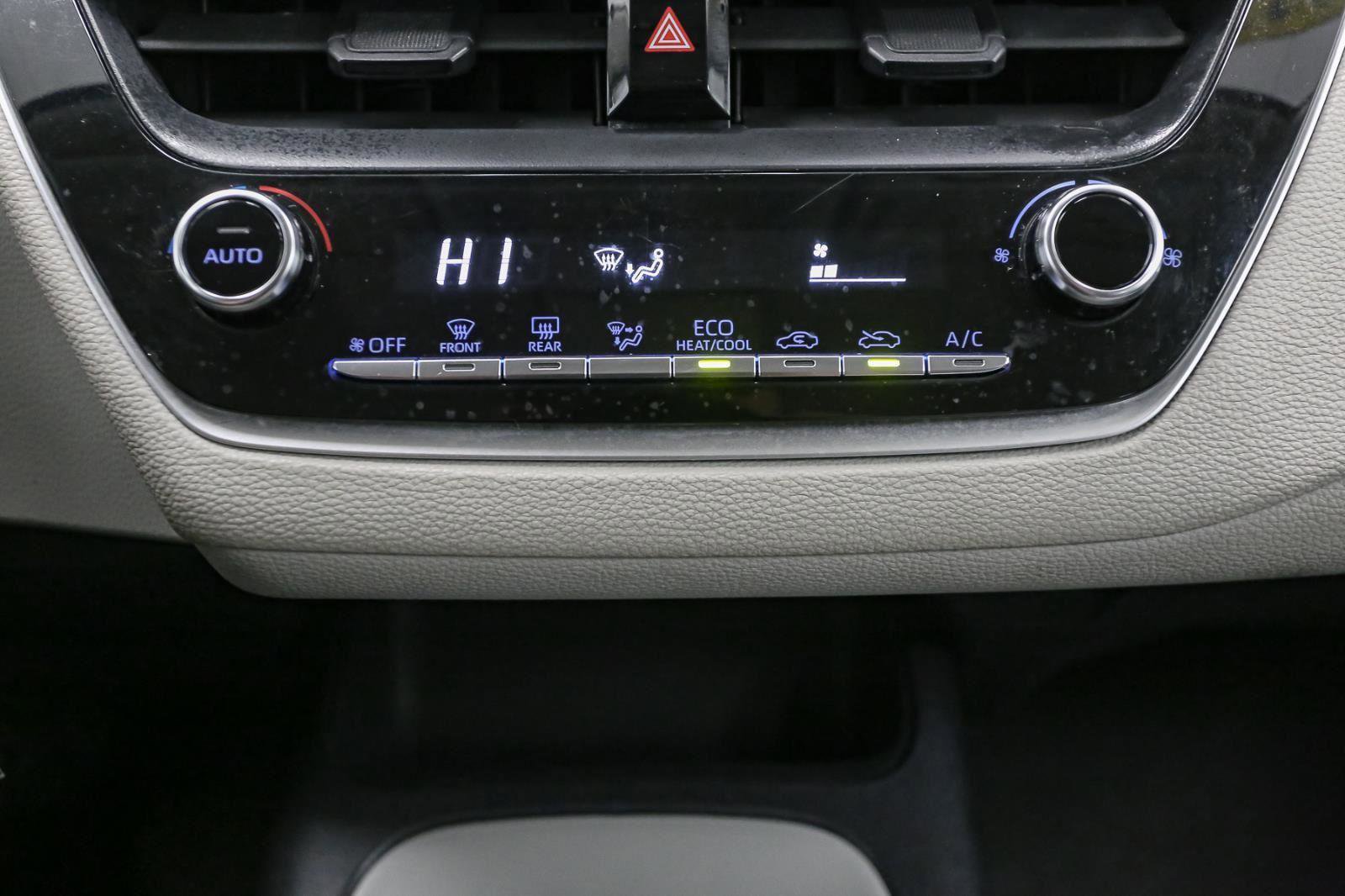 Used 2022 Toyota Corolla LE image 27