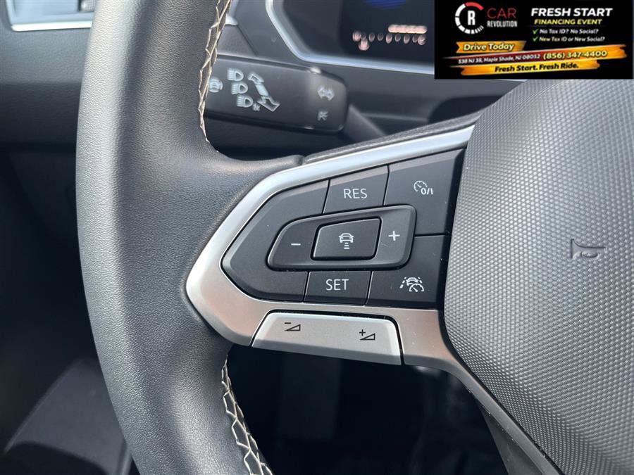 Used 2022 Volkswagen Tiguan SE image 21