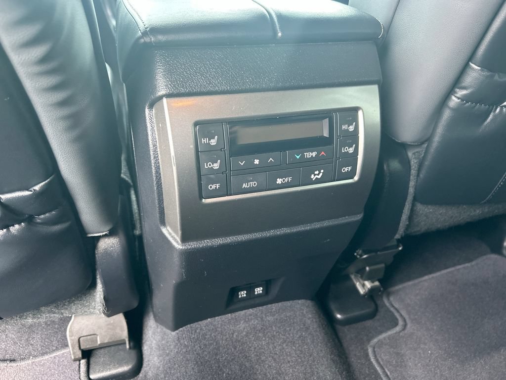 Used 2023 Lexus GX 460 Premium w/ Accessory Package AWD/4WD image 35