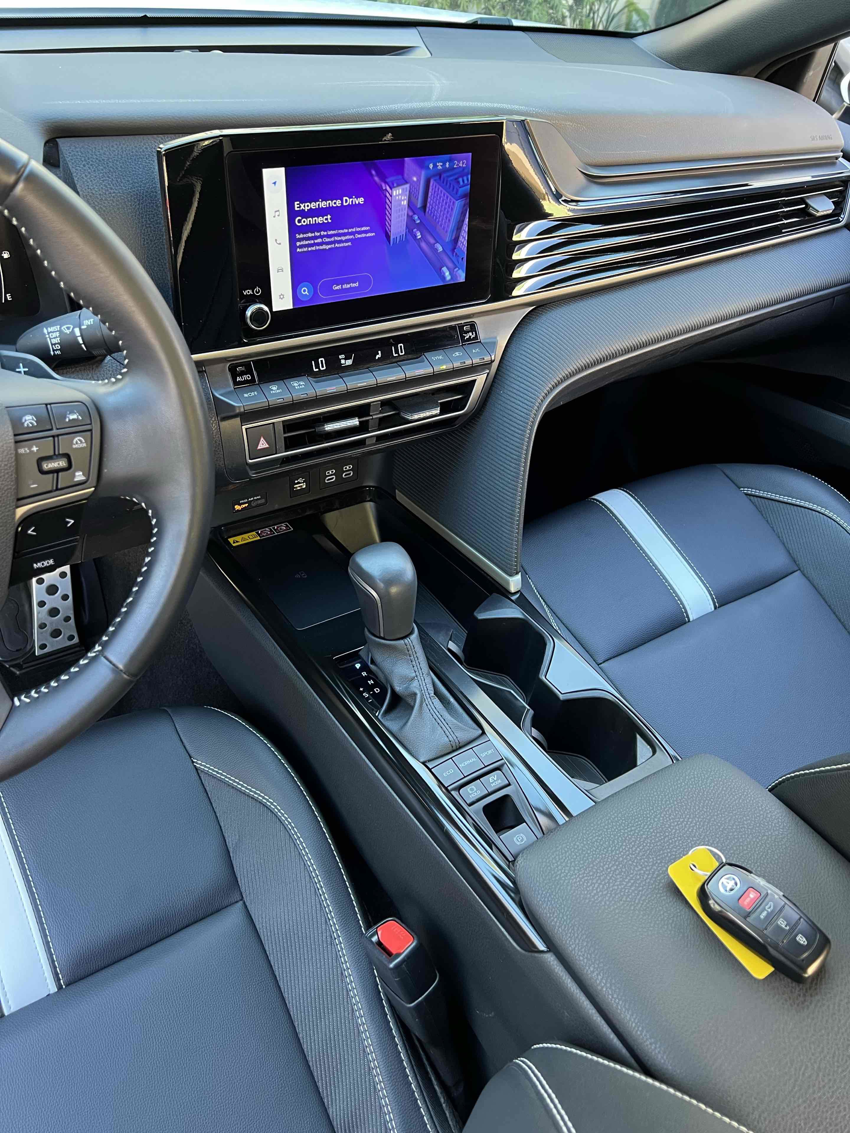 Used 2025 Toyota Camry SE image 33