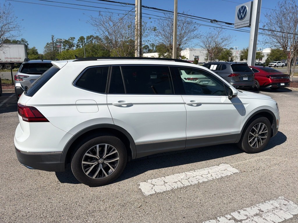 Certified 2020 Volkswagen Tiguan SE w/ Panoramic Sunroof Package image 9