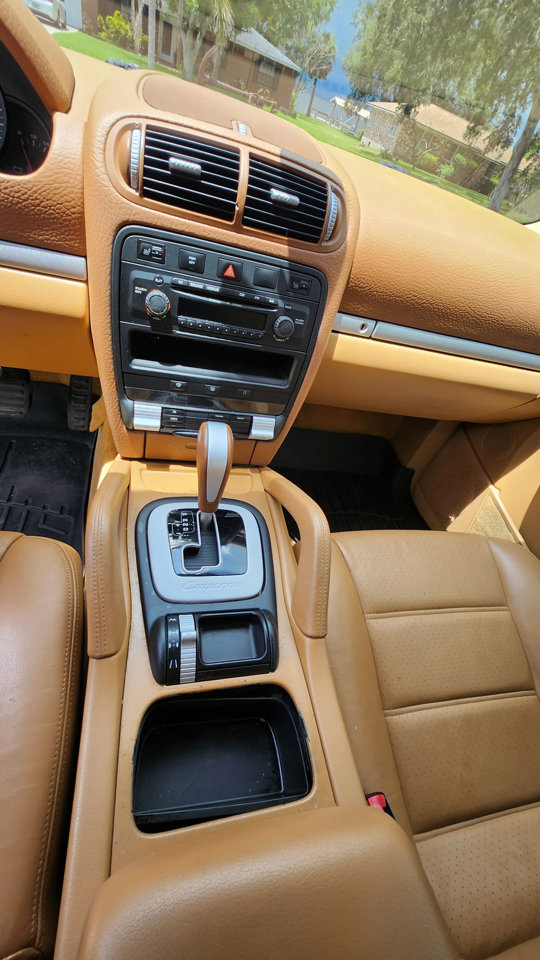 Used 2004 Porsche Cayenne image 4