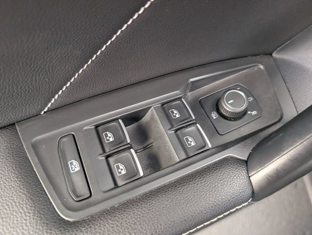 Used 2023 Volkswagen Tiguan SE R-Line AWD/4WD image 15