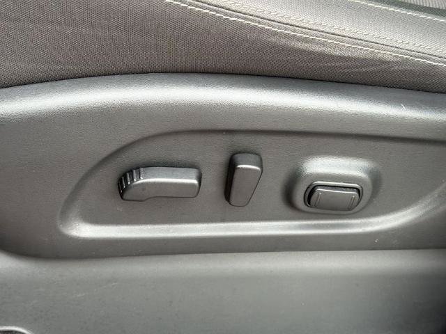 Certified 2024 Nissan Titan SV w/ SV Convenience Package RWD image 19