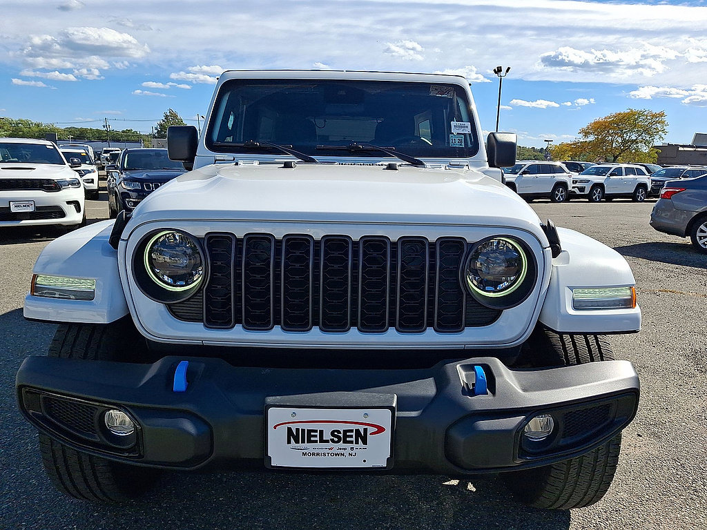 Certified 2024 Jeep Wrangler Unlimited w/ Convenience Group AWD/4WD image 35