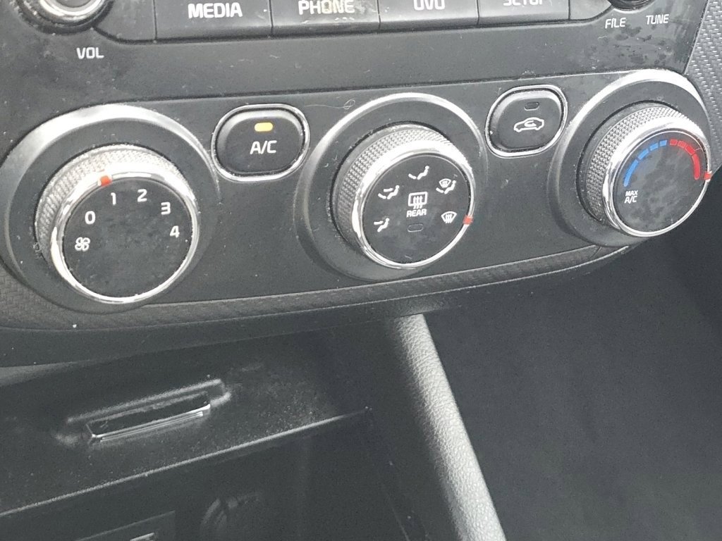 Used 2018 Kia Forte S image 31