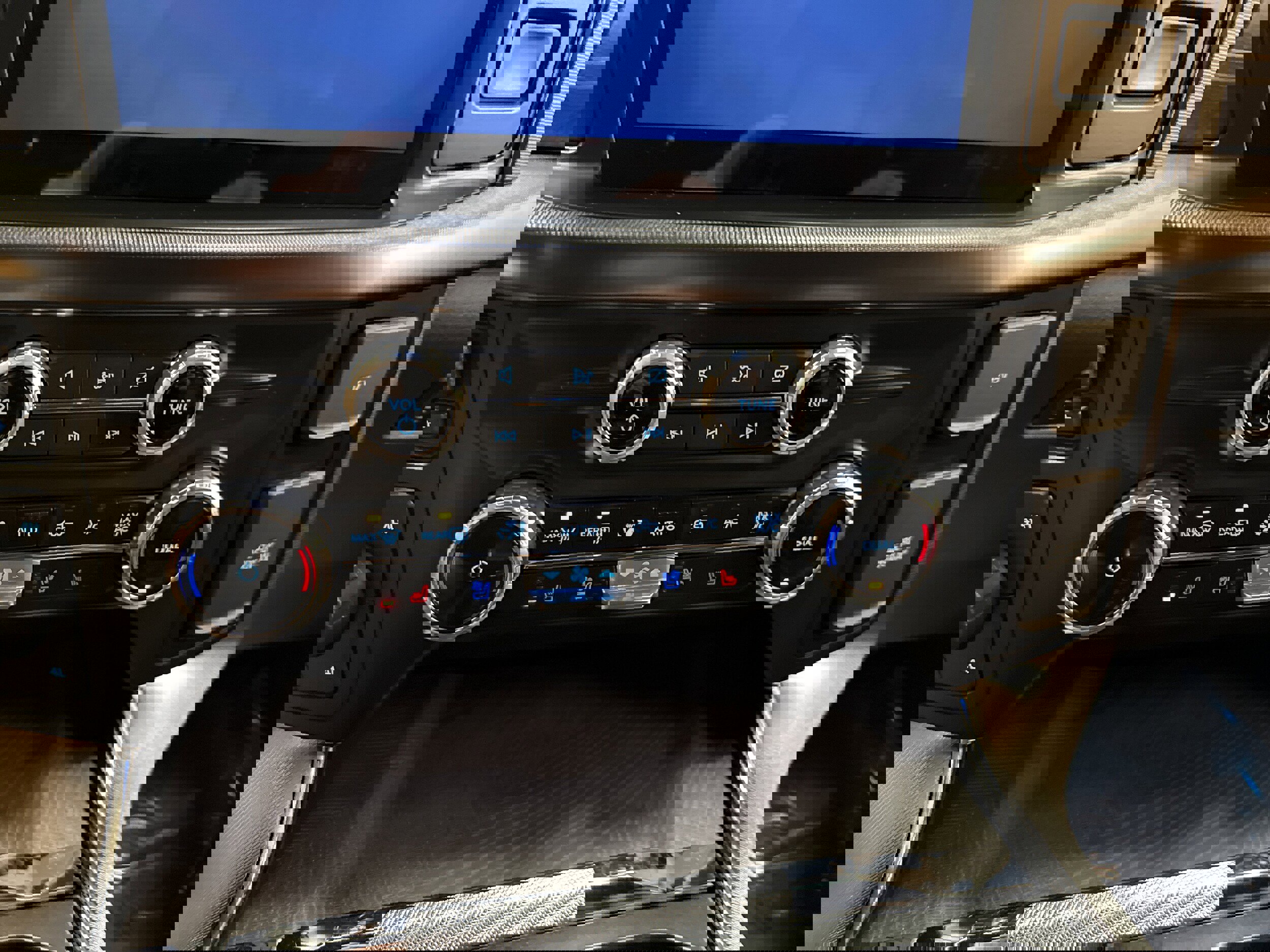 Used 2023 Ford F150 Platinum image 36