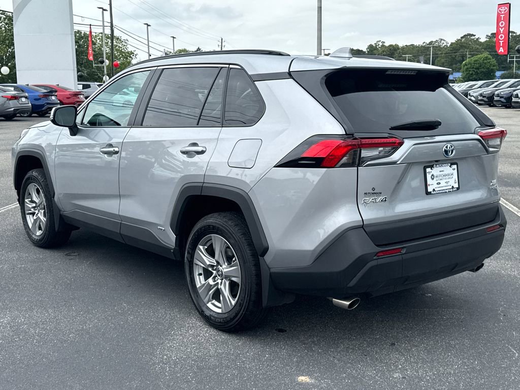 Used 2024 Toyota RAV4 XLE AWD/4WD image 5