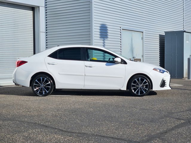 Used 2018 Toyota Corolla SE w/ SE Premium Package FWD video 4