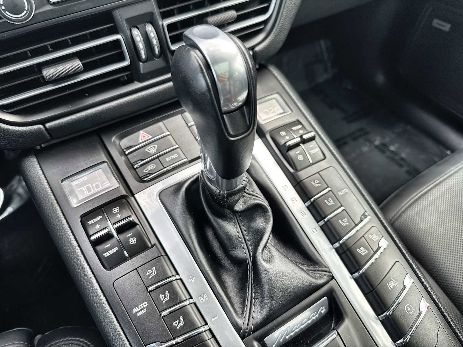 Used 2020 Porsche Macan image 23