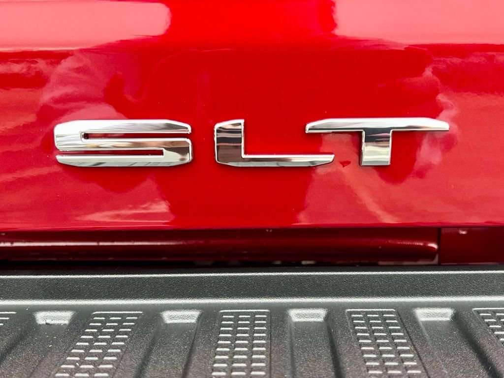 New 2026 GMC Sierra 2500 SLT w/ SLT Premium Package image 11