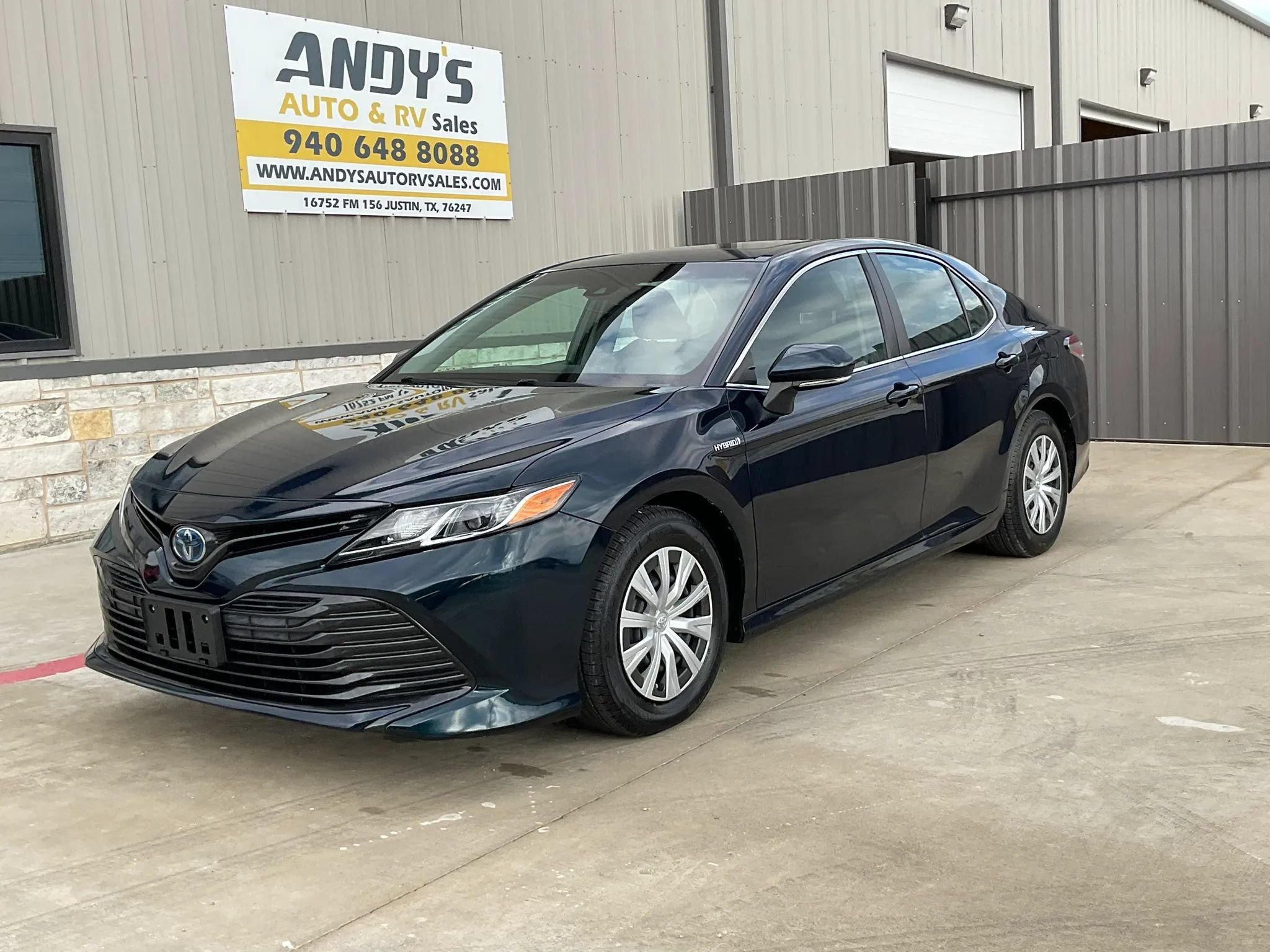 Used 2018 Toyota Camry LE w/ Audio Package FWD image 1