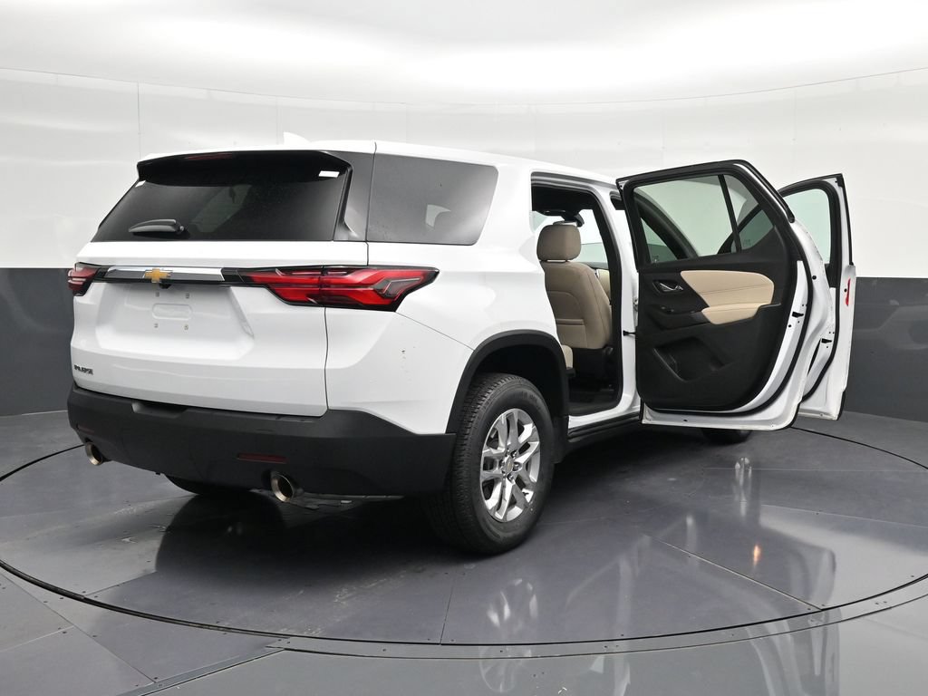 Used 2023 Chevrolet Traverse LS FWD image 36