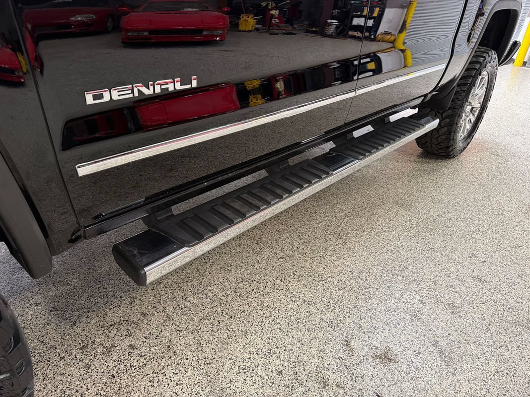 Used 2016 GMC Sierra 1500 Denali w/ Enhanced Driver Alert Package AWD/4WD image 47
