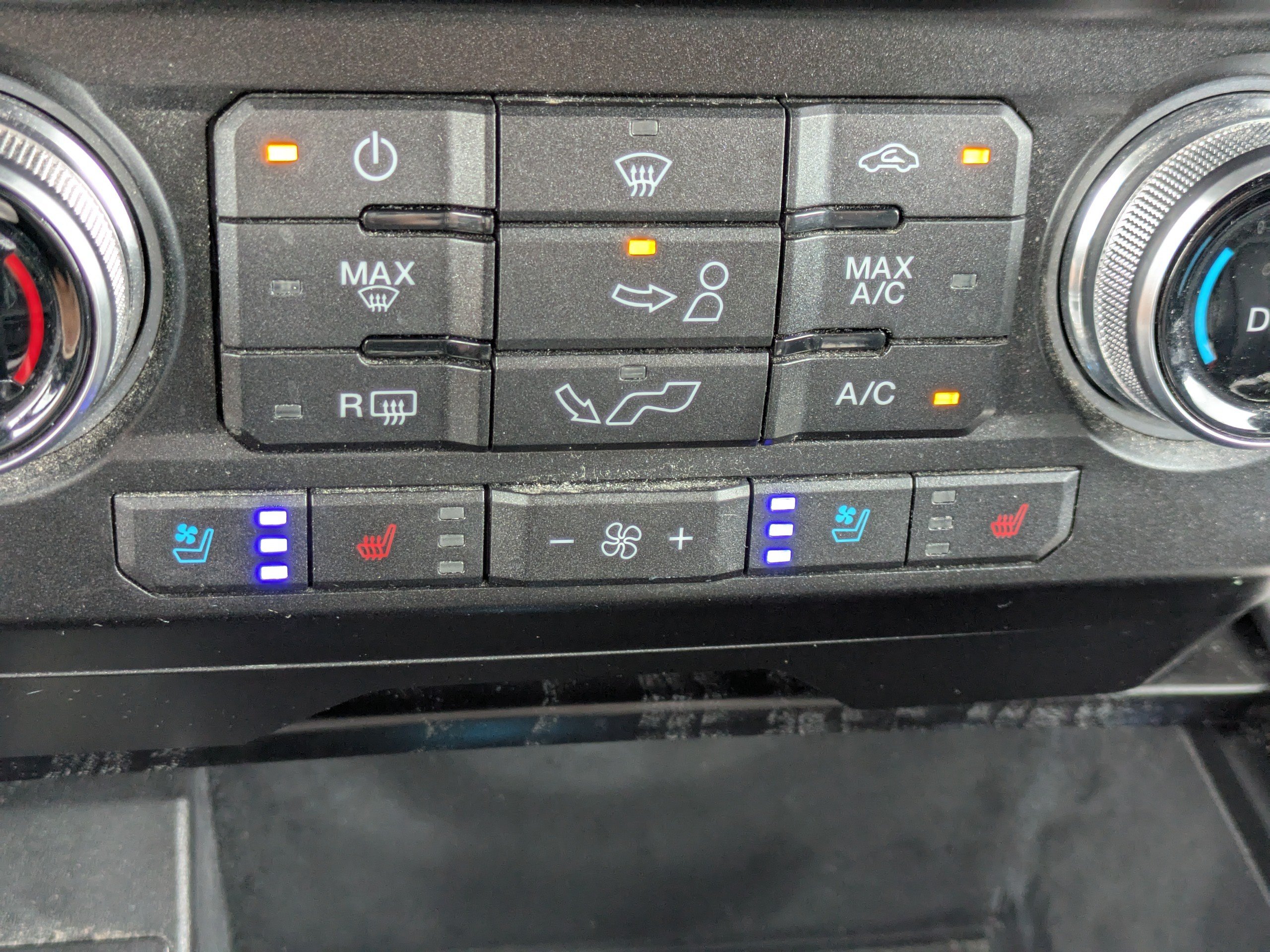 Used 2019 Ford F150 Platinum w/ Equipment Group 701A Luxury AWD/4WD image 30