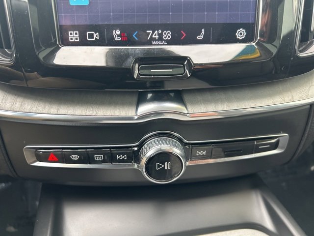 Certified 2025 Volvo XC60 B5 Plus image 25