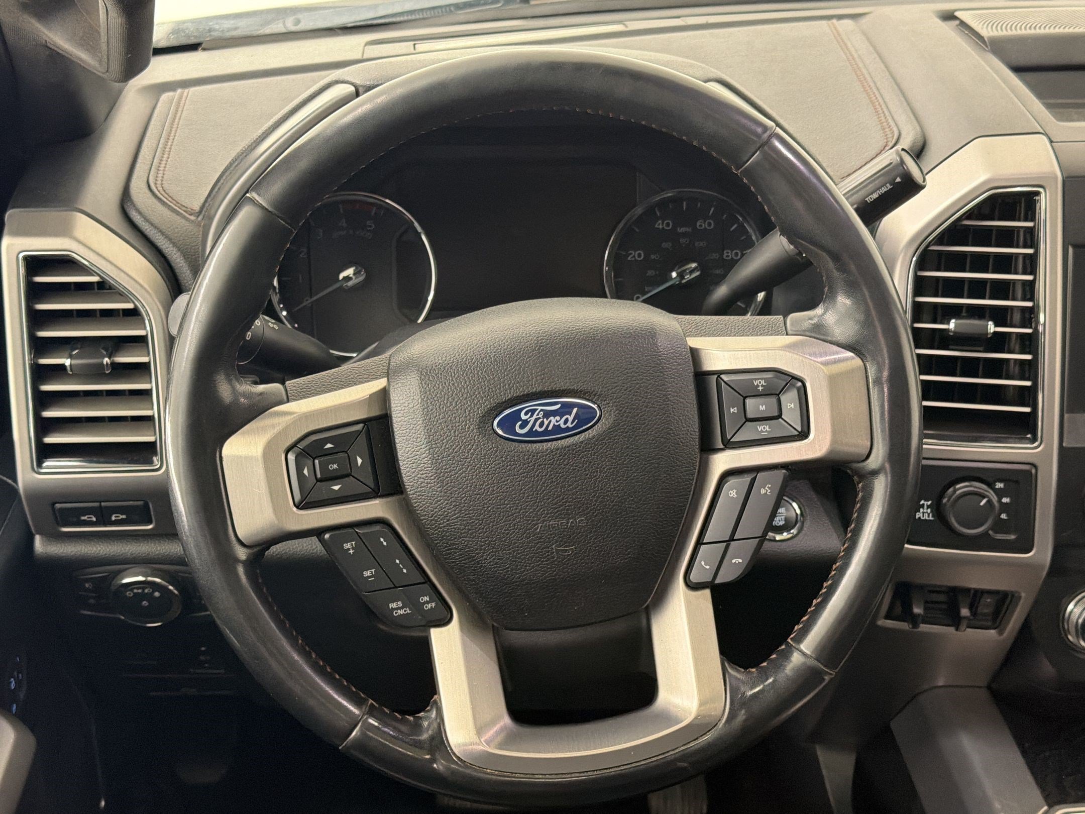 Used 2019 Ford F250 Platinum w/ Platinum Ultimate Package AWD/4WD image 11