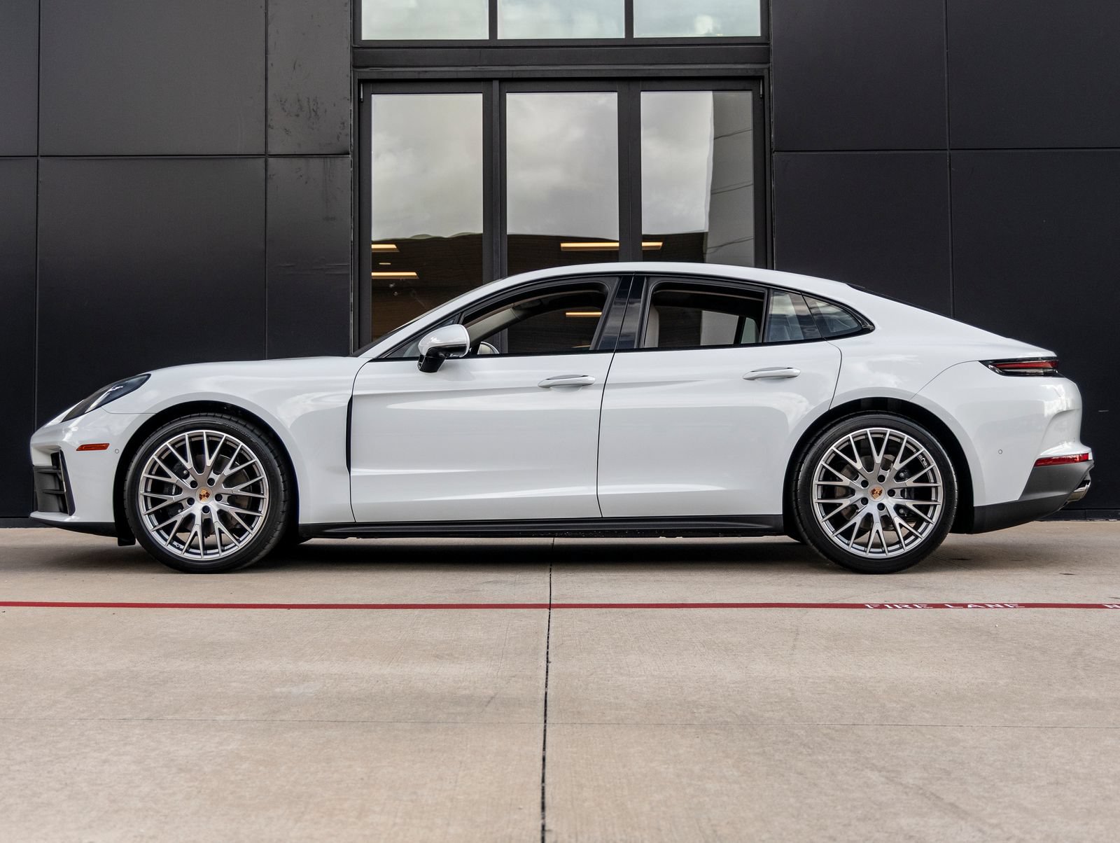 New 2026 Porsche Panamera RWD image 2