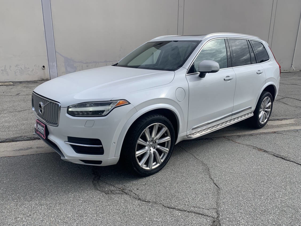 Used 2016 Volvo XC90 T8 Inscription w/ Vision Package AWD/4WD image 3