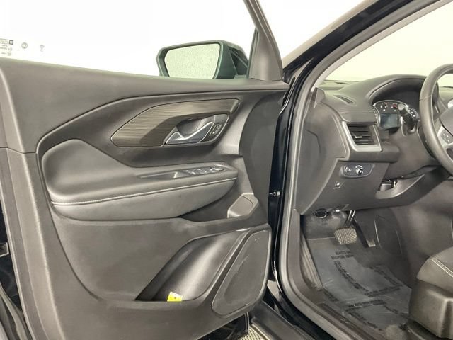 Used 2024 GMC Terrain SLE AWD/4WD image 13