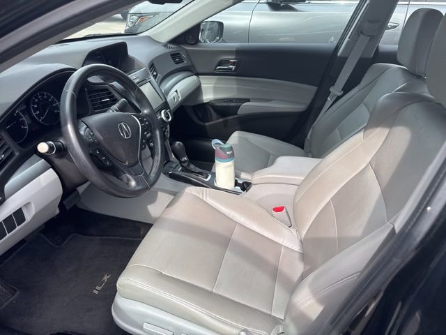 Used 2017 Acura ILX w/ Premium Package image 3