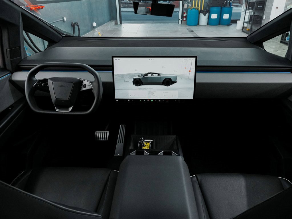 Used 2024 Tesla Cybertruck AWD Crew Cab image 19