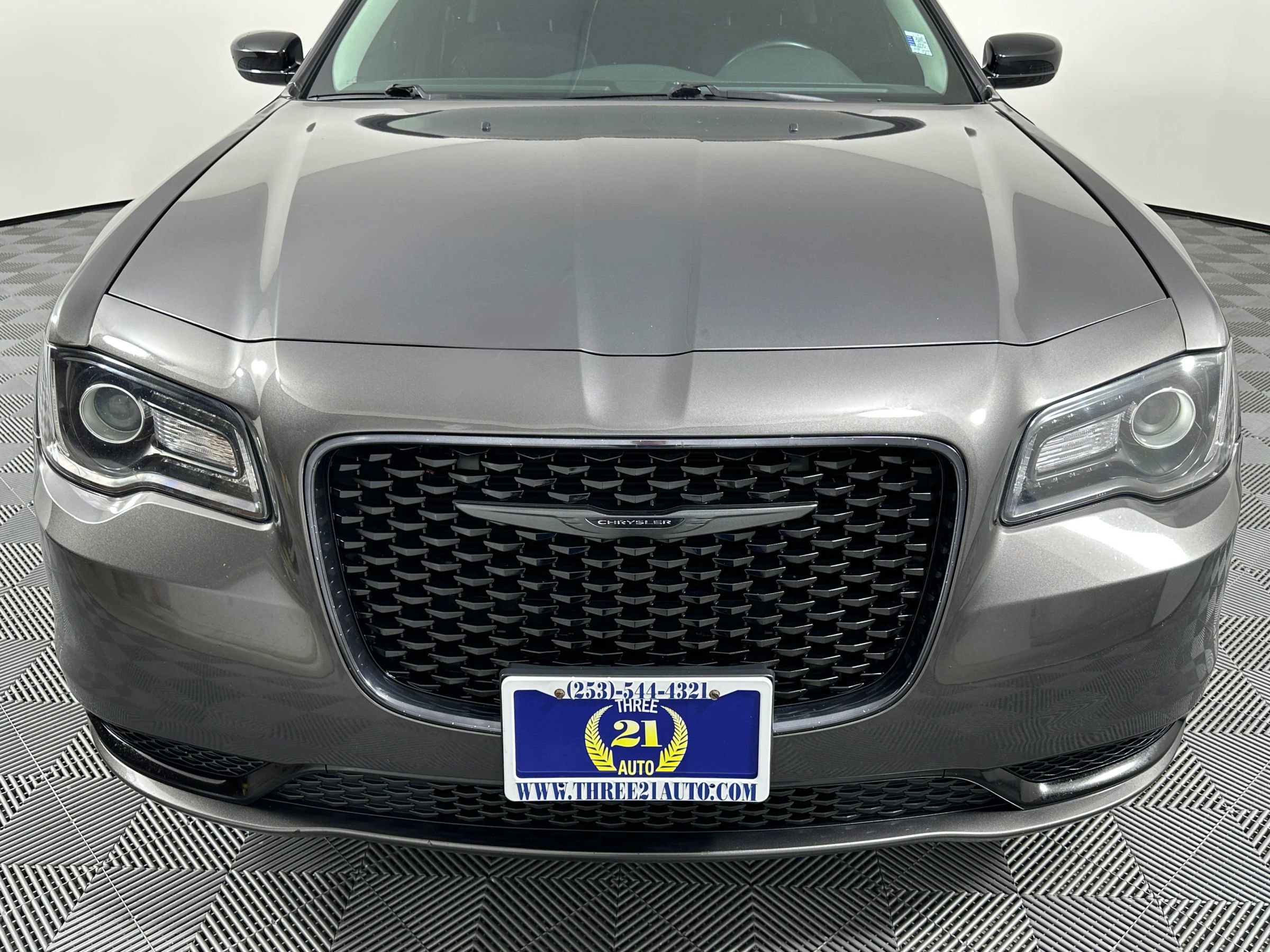 Used 2021 Chrysler 300 Touring w/ Sport Appearance Package RWD image 3