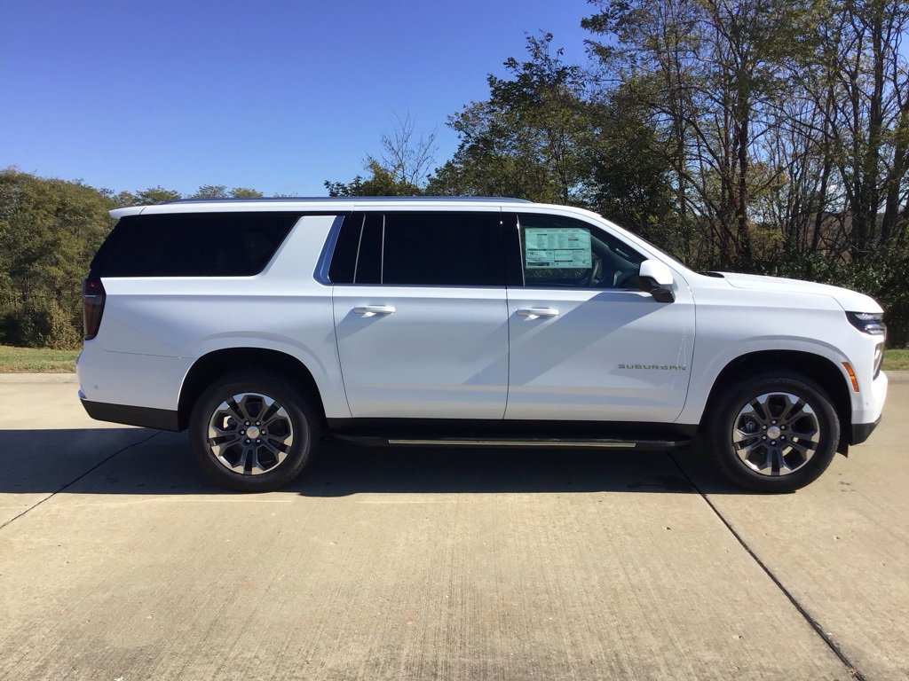 New 2026 Chevrolet Suburban LS image 2