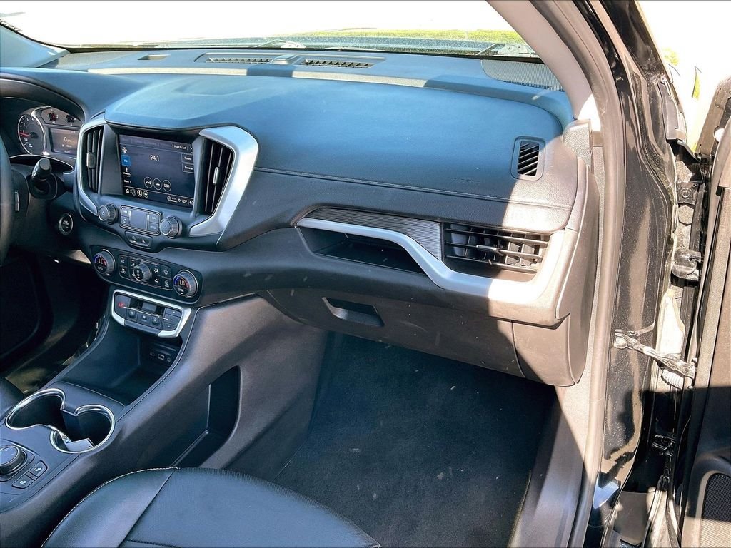 Used 2024 GMC Terrain SLT AWD/4WD image 12