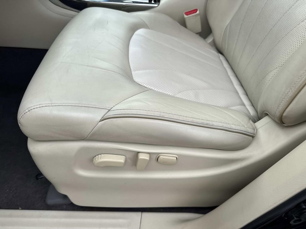 Used 2017 INFINITI QX80 2WD w/ Deluxe Technology Package image 19