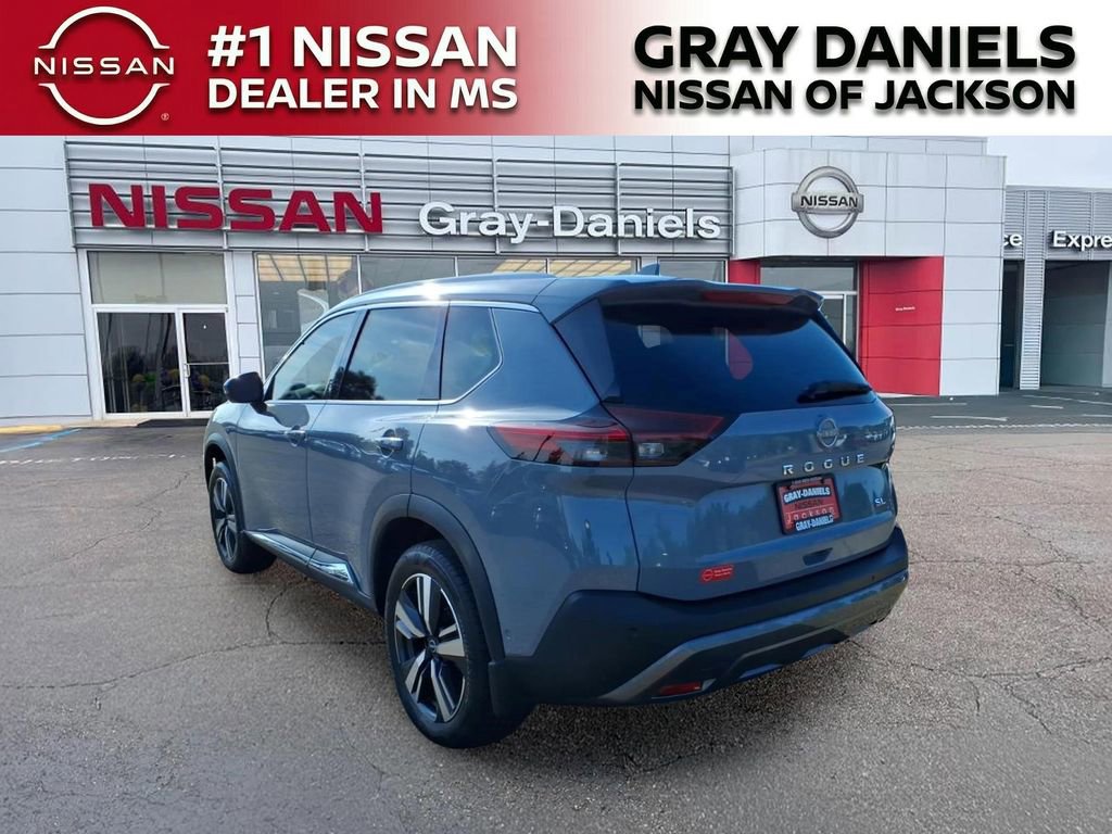 Used 2023 Nissan Rogue SL w/ SL Premium Package FWD image 5