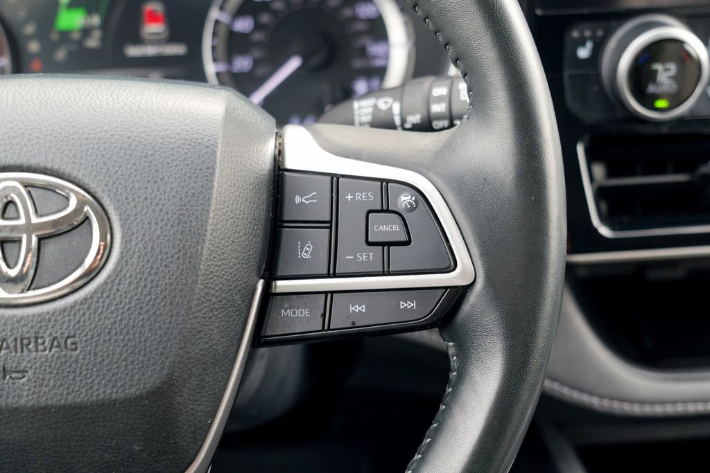 Used 2023 Toyota Highlander XLE AWD/4WD image 42