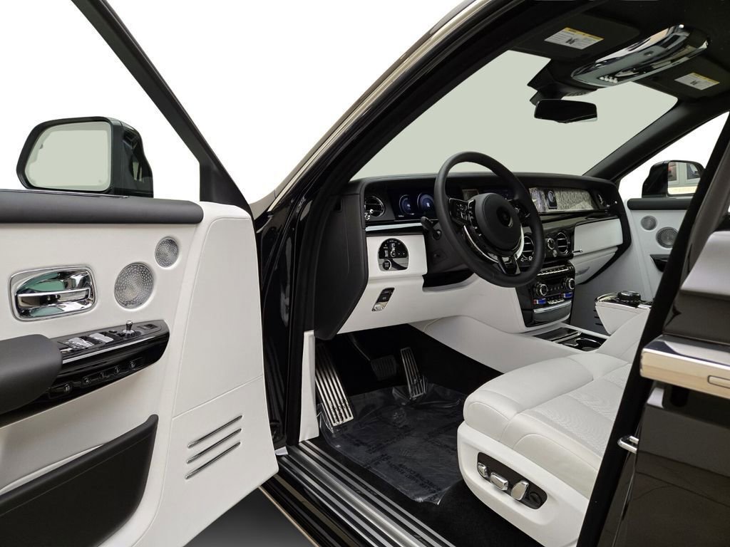New 2026 Rolls-Royce Phantom Extended Wheelbase image 12