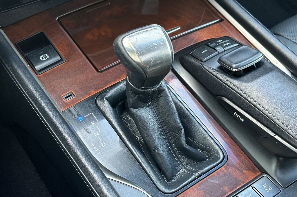 Used 2017 Lexus LX 570 4WD w/ Luxury Package image 24