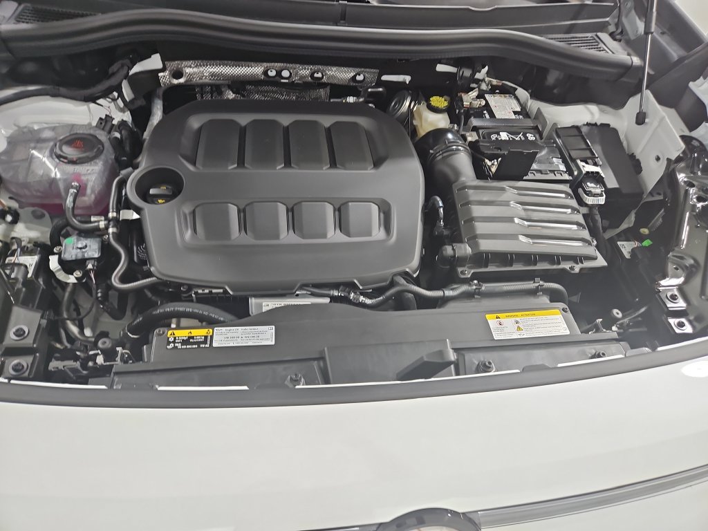 New 2026 Volkswagen Tiguan SEL R-Line AWD/4WD image 20