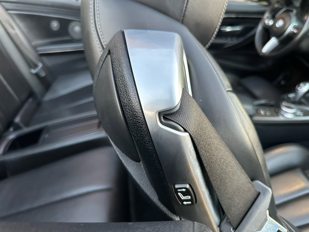 Used 2020 BMW M4 Convertible image 46