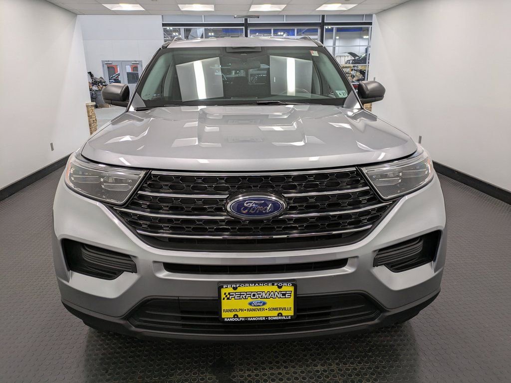 Used 2022 Ford Explorer XLT w/ Class IV Trailer Tow Package image 2