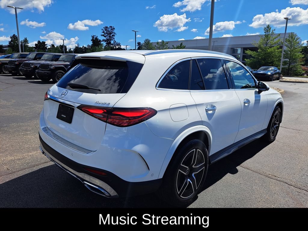 Used 2024 Mercedes-Benz GLC 300 4MATIC image 3