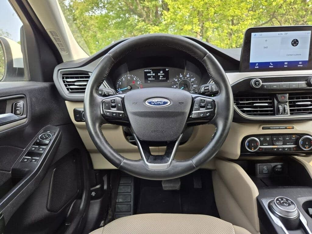 Used 2022 Ford Escape SEL image 15