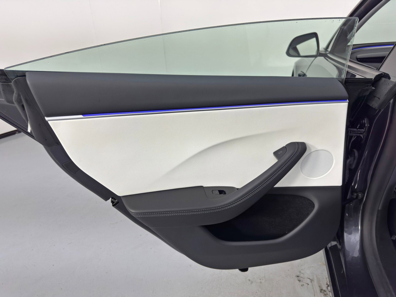 Used 2024 Tesla Model 3 Performance image 45