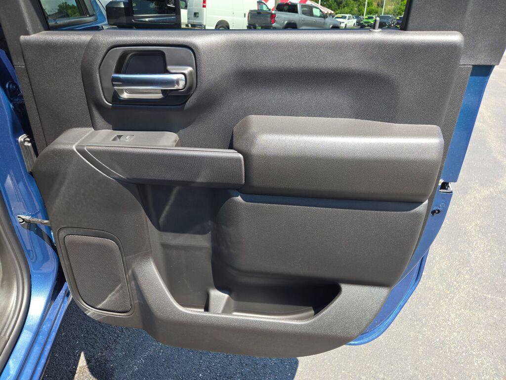 New 2026 Chevrolet Silverado 2500 Custom w/ Custom Value Package AWD/4WD image 10