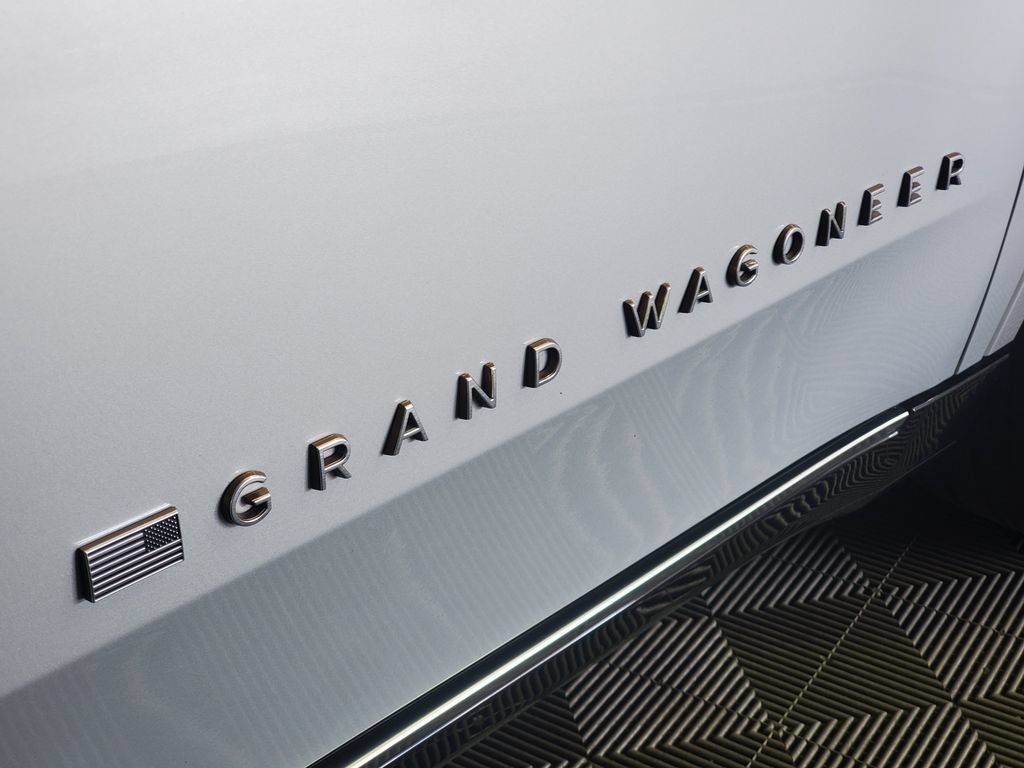 Used 2025 Jeep Grand Wagoneer L Series III w/ Rear Seat Video Group 1 AWD/4WD image 34