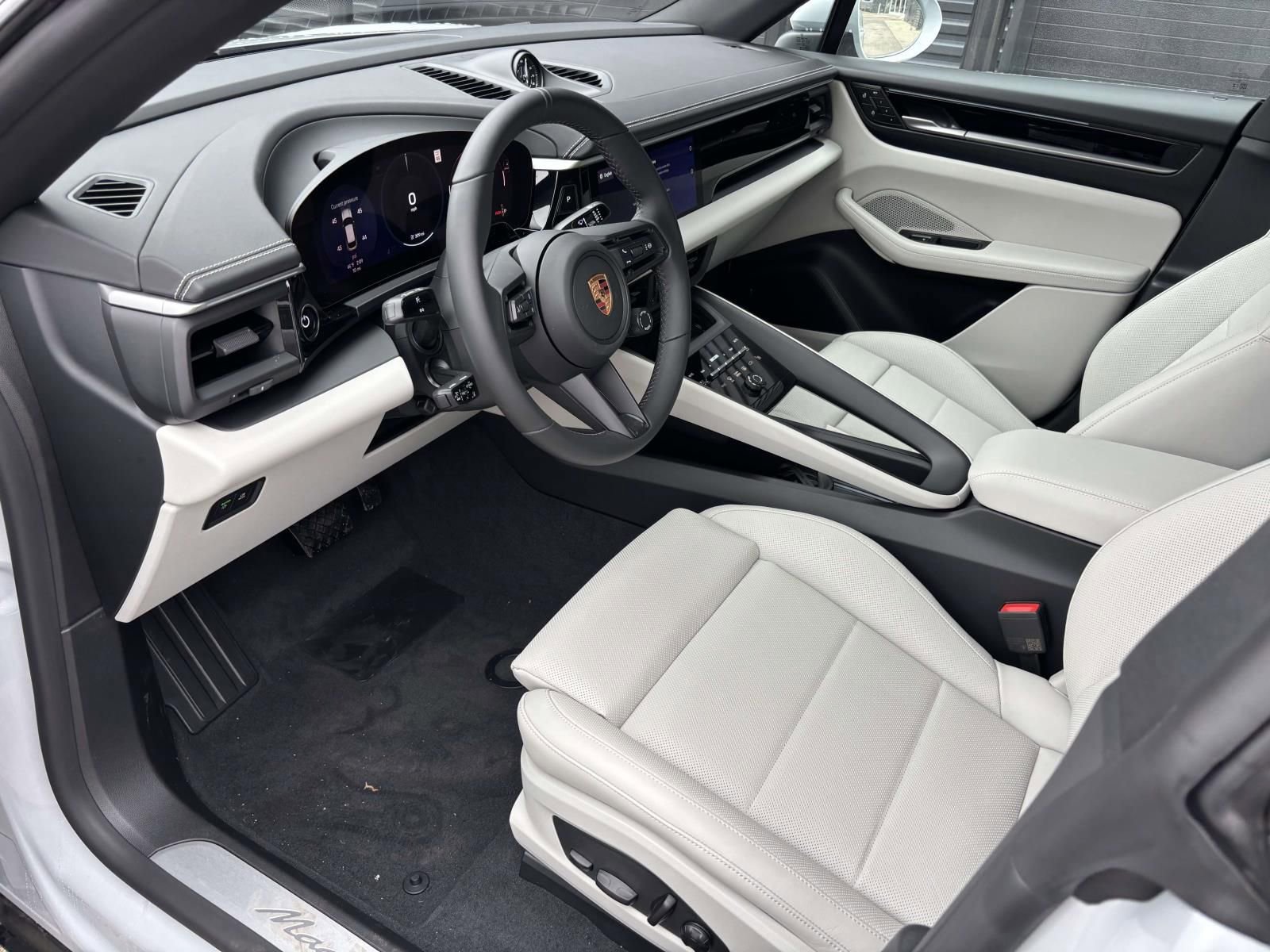 New 2026 Porsche Macan Electric image 4