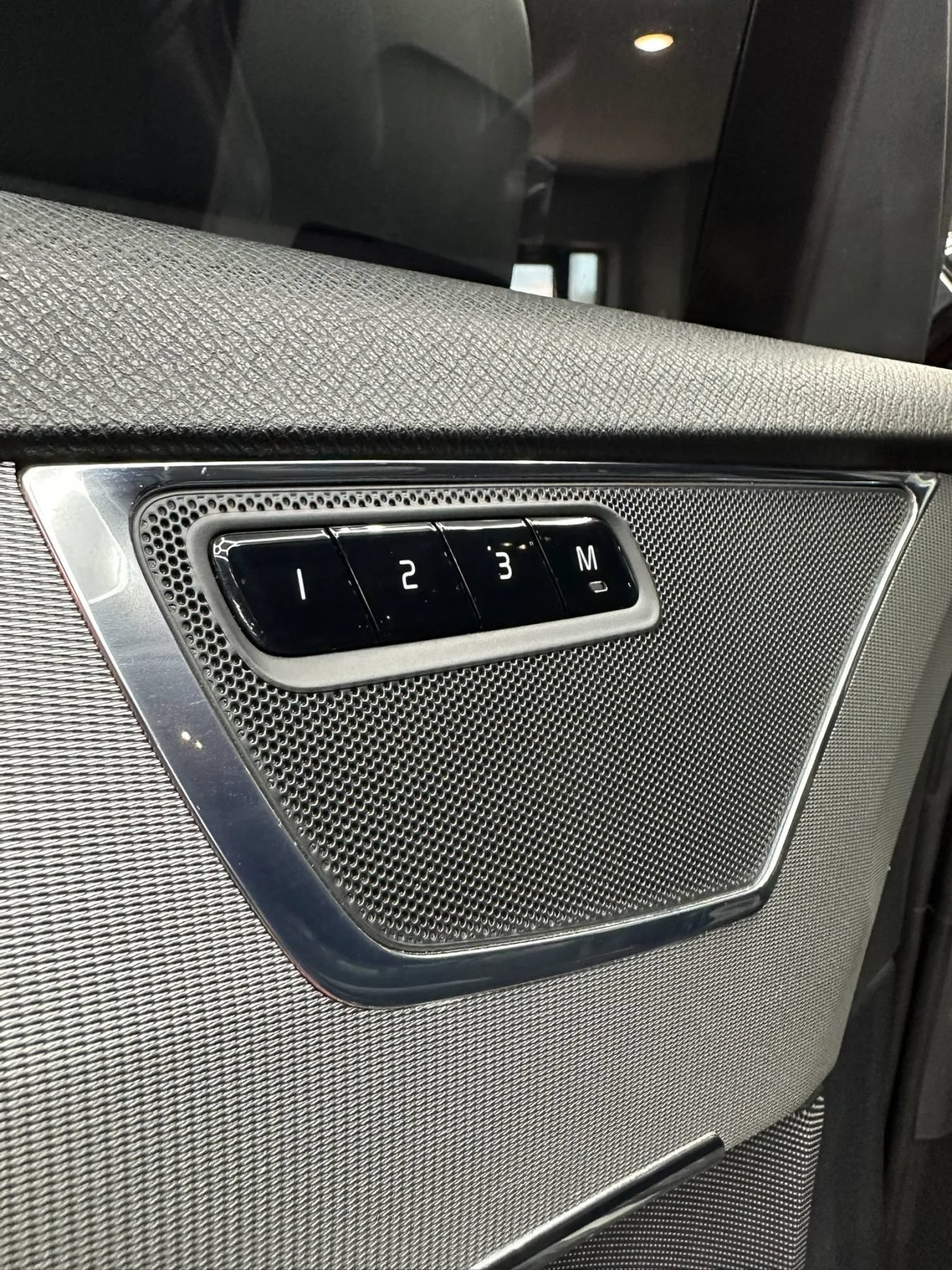 Used 2016 Volvo XC90 T5 R-Design FWD image 10