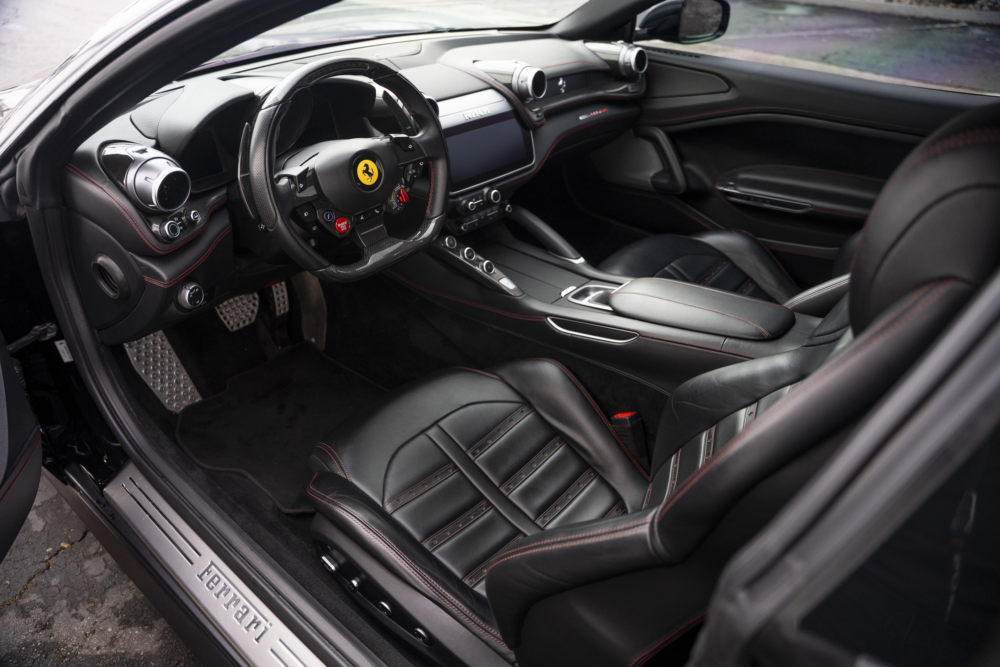 Certified 2018 Ferrari GTC4Lusso image 23