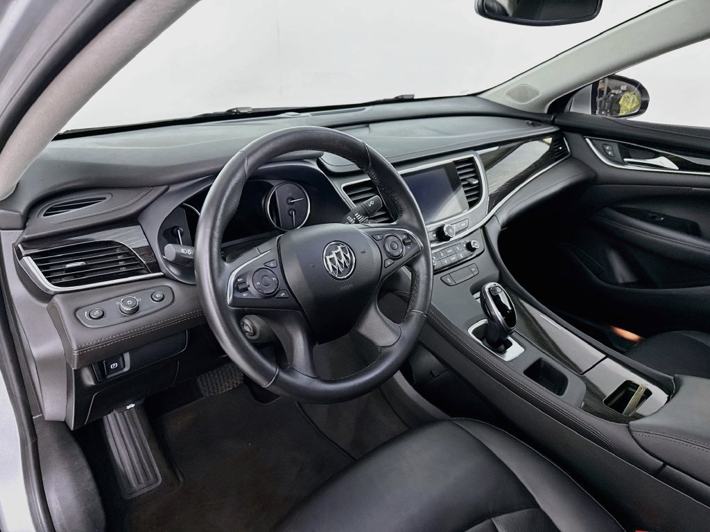 Used 2017 Buick LaCrosse Essence FWD image 4